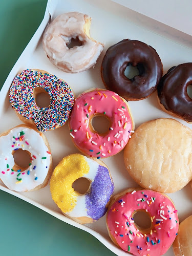 Mary Lee Donuts storefront