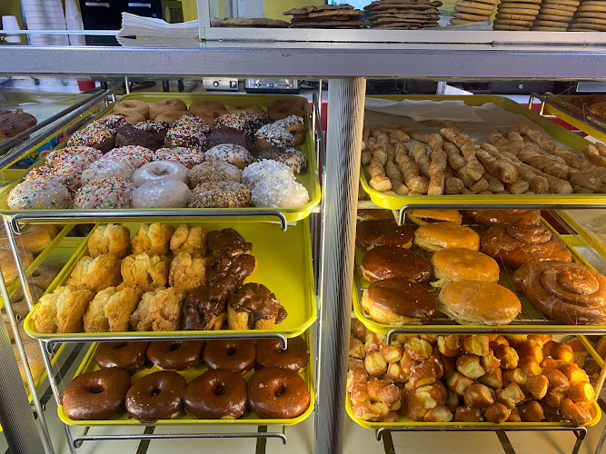 LA Donuts & Croissant storefront