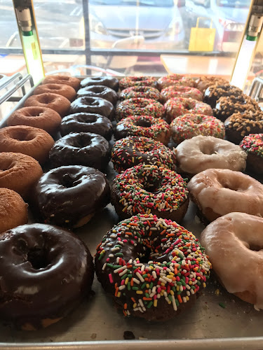 Cream Donuts storefront