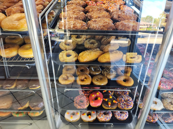 Yum Yum Donuts storefront