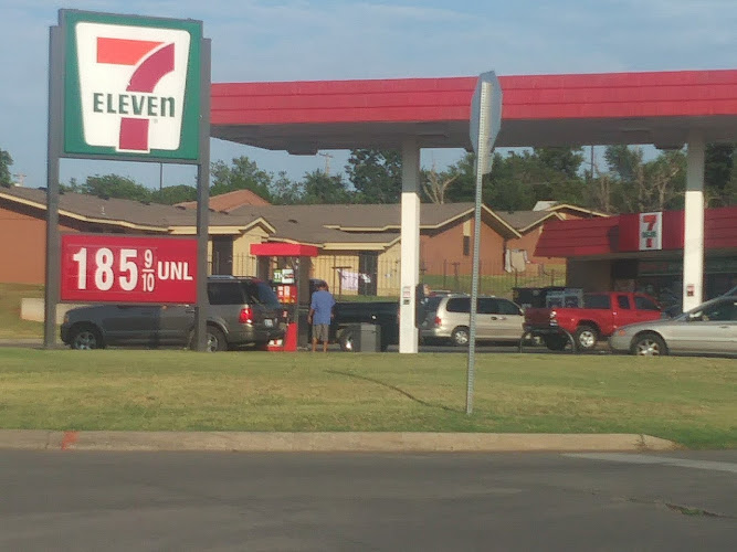 7-Eleven storefront