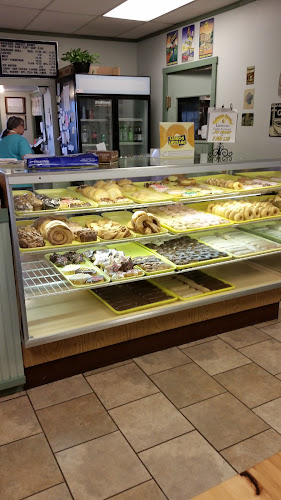 Bryant's Daylight Donuts storefront