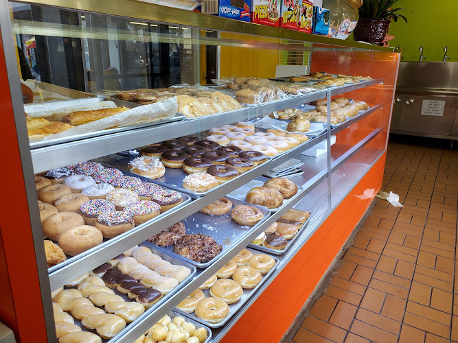 Hola Donuts & Water storefront