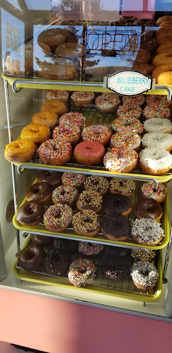 Dolly's Donuts storefront