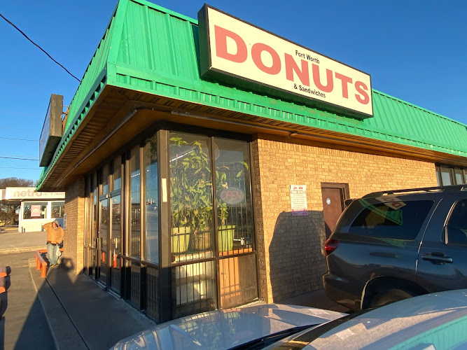 Fort Worth Donuts storefront