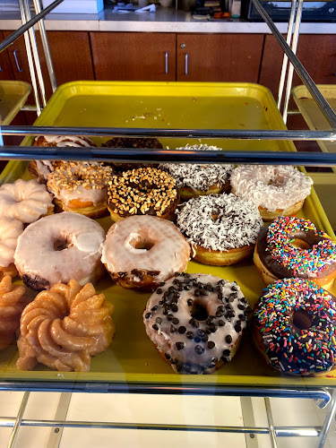 Swiss Donuts storefront