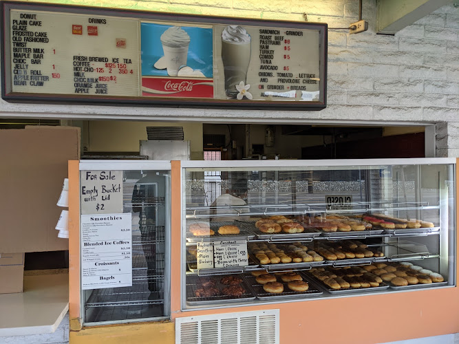 Donut Hut storefront