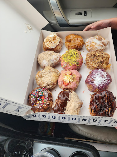 Parlor Doughnuts storefront