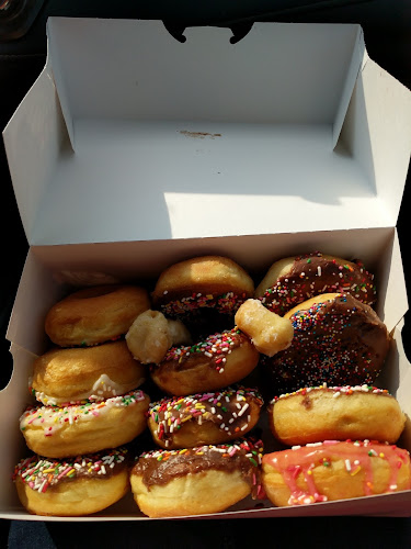 Happy Donuts storefront