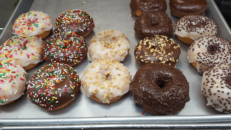 Valley Donuts storefront