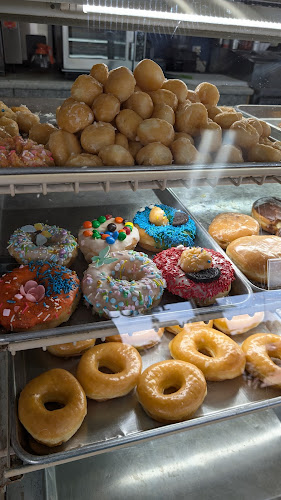 Niguel Bakery & Donuts storefront