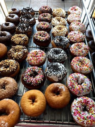 Yummy Donuts & Croissants storefront