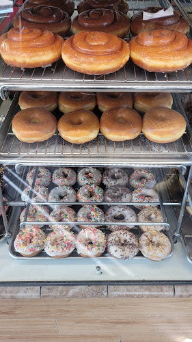 Tulare Donut storefront