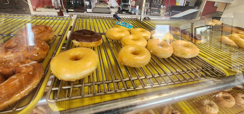 Donut Time storefront