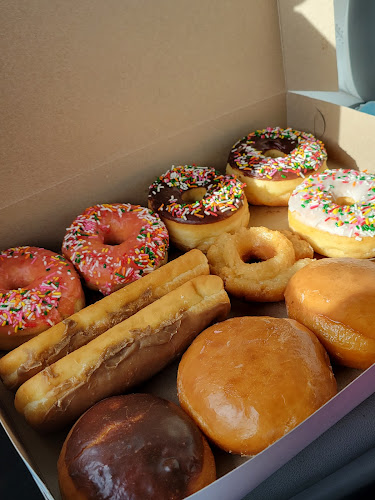 Bosa Donuts storefront