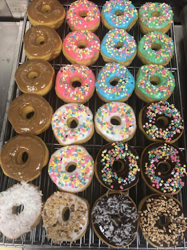 Fresh Donuts storefront