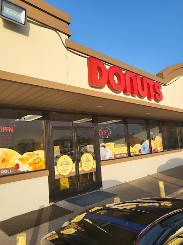 Bakers Dozen Donut Shop storefront