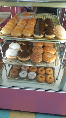 Sunland Donuts storefront