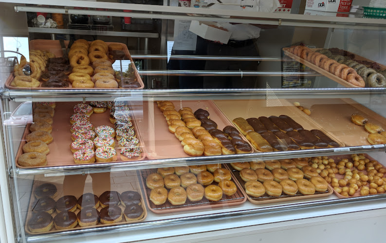 Crispy Donut storefront