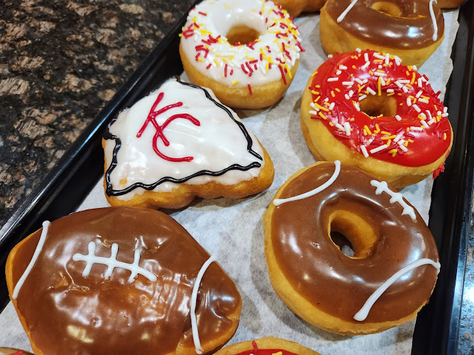 Paradise Donuts storefront