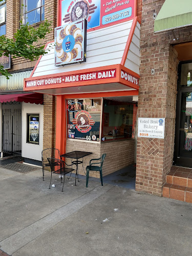 Mr Bob's Do-Nuts storefront