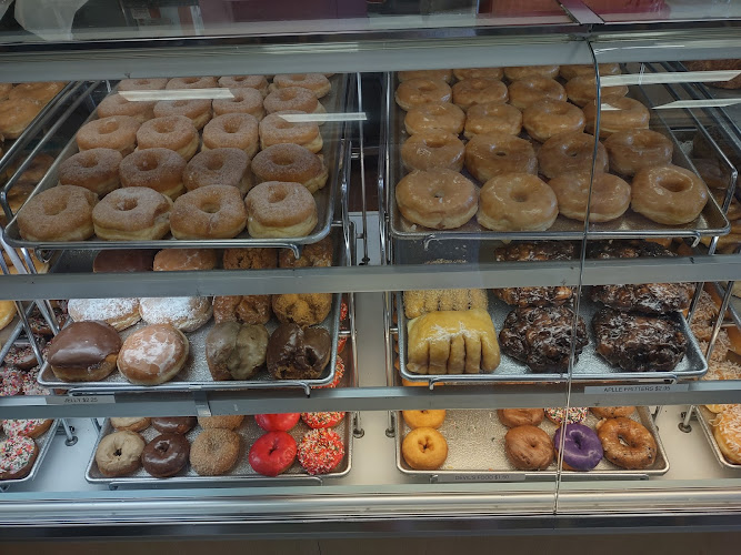 SC Donuts storefront