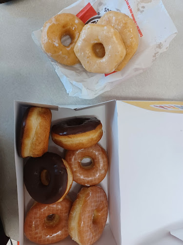 Shipley Do-Nuts storefront