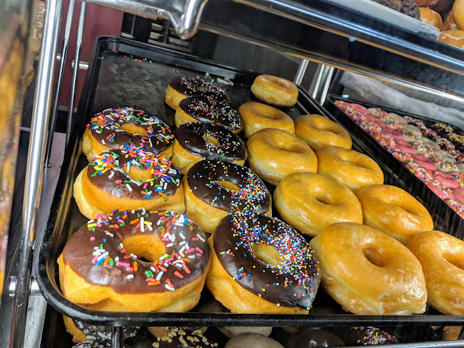 Yum Yum Donuts storefront