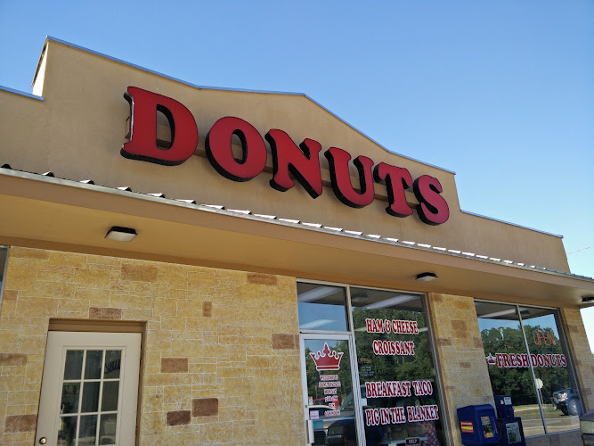 Donut Palace storefront