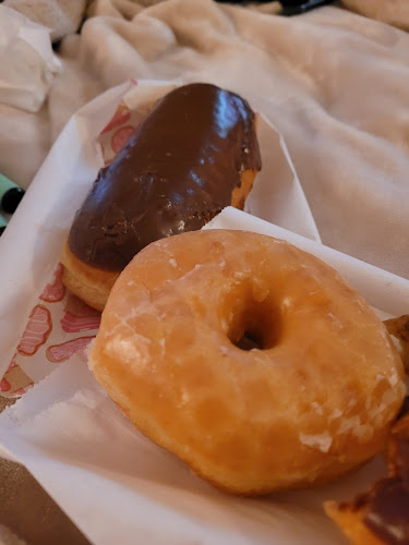 Cafe Donuts storefront