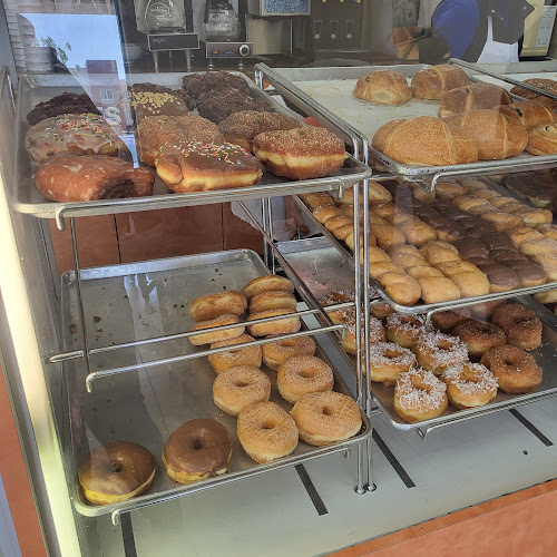 Supreme Donuts storefront