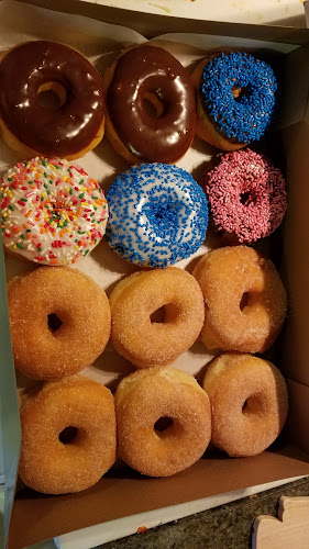 Daily Donuts storefront