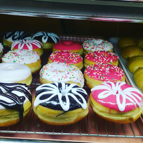 Sumrall Doughnuts and Breakfast storefront