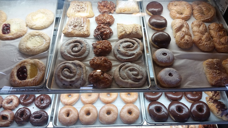 Yummy Donuts storefront