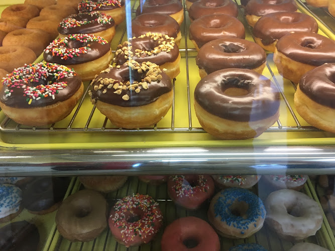 Donald Donuts storefront