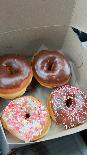 Knapp's Donut Shop storefront