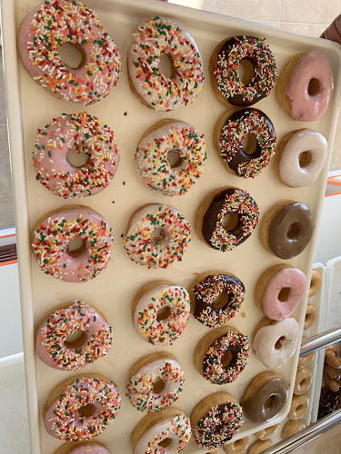 Donut palace storefront