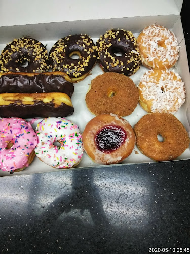 Yum Yum Donuts storefront