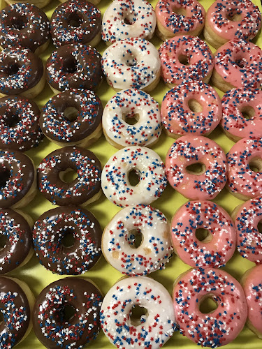 Milan Doughnuts storefront