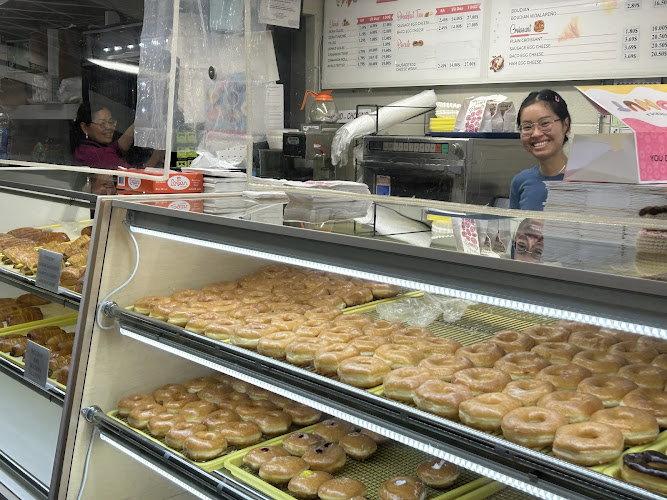 Atmore donut storefront