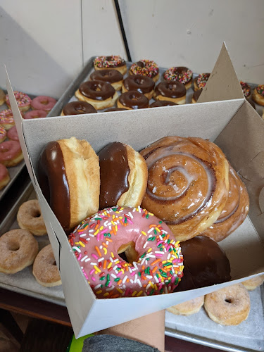 P Rs Donuts storefront
