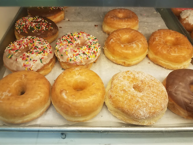 Maggi's Doughnut storefront