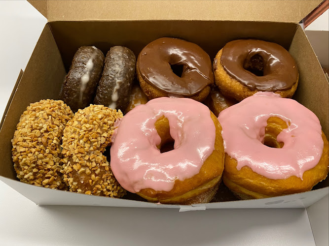 Munster Donut storefront