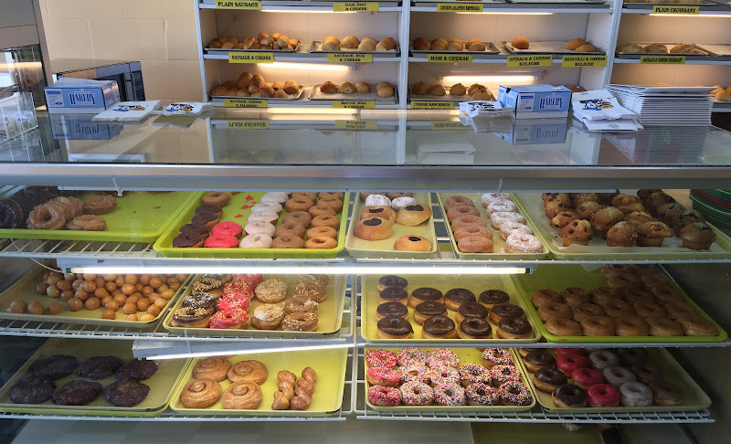 Memorial Donuts storefront