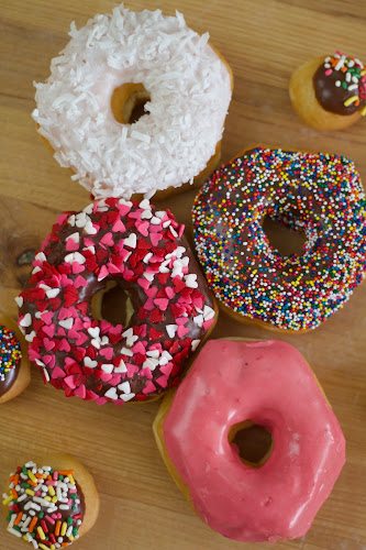 1st Donuts storefront