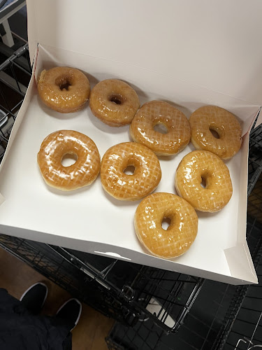 Cronuts donuts storefront