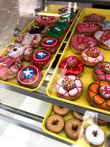 Star Donut storefront