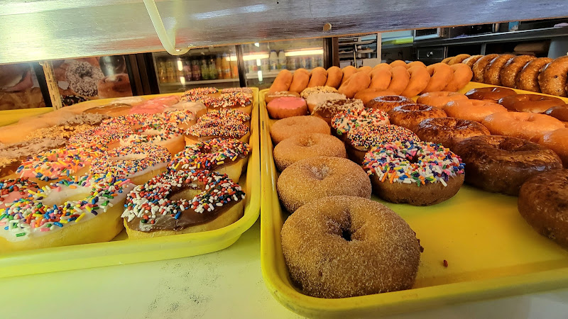 USA Donuts & Croissants storefront