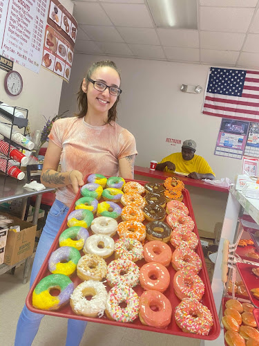 The Donut Palace storefront