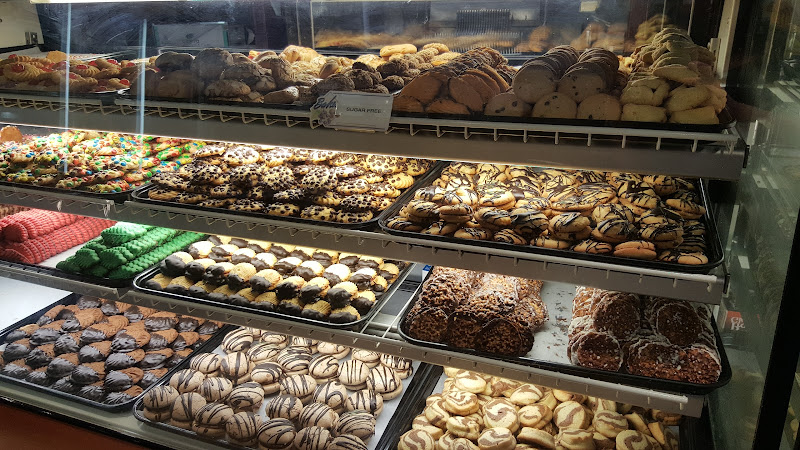 La Dolce Bakery storefront